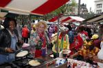 Amsterdam 1 juli 2013
Prominenten serveren 1 juli Keti Koti Ontbijt bij herdenking slavernijverleden op het Leidse Plein. Karin Bloemen
Peter Smulders bv
