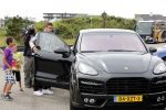 Noordwijk 12 augustus 2013
De spelers van het nederlands elftal verzamelen in het hotel Huis ter Duin voor de vriendschappelijke wedstrijd Portugal-Nederland. Kevin Strootman met zijn porsche cayenne
Peter Smulders bv