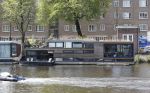 Amsterdam 9 juli 2013
Nieuwe woonboot/ ark van Raymond v d Klundert/Kluun aan de amstel.
Peter Smulders bv