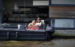 Amsterdam 9 juli 2013
Nieuwe woonboot/ ark van Raymond v d Klundert/Kluun aan de amstel.
Peter Smulders bv