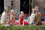 Wassenaar 19 juli 2013
Fotouur met Koning Willem Alexander koningin Maxima en de prinsesjes Amalia Alexia en Ariane bij hun huis op de horsten. Ook hun hond skipper was daarbij aanwezig.
Peter Smulders bv