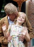 Wassenaar 19 juli 2013
Fotouur met Koning Willem Alexander koningin Maxima en de prinsesjes Amalia Alexia en Ariane bij hun huis op de horsten. Ook hun hond skipper was daarbij aanwezig.
Peter Smulders bv
