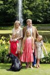 Wassenaar 19 juli 2013
Fotouur met Koning Willem Alexander koningin Maxima en de prinsesjes Amalia Alexia en Ariane bij hun huis op de horsten. Ook hun hond skipper was daarbij aanwezig.
Peter Smulders bv