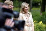 Wassenaar 19 juli 2013
Fotouur met Koning Willem Alexander koningin Maxima en de prinsesjes Amalia Alexia en Ariane bij hun huis op de horsten. Ook hun hond skipper was daarbij aanwezig.
Peter Smulders bv