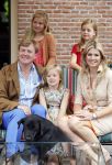 Wassenaar 19 juli 2013
Fotouur met Koning Willem Alexander koningin Maxima en de prinsesjes Amalia Alexia en Ariane bij hun huis op de horsten. Ook hun hond skipper was daarbij aanwezig.
Peter Smulders bv