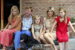 Wassenaar 19 juli 2013
Fotouur met Koning Willem Alexander koningin Maxima en de prinsesjes Amalia Alexia en Ariane bij hun huis op de horsten. Ook hun hond skipper was daarbij aanwezig.
Peter Smulders bv