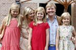 Wassenaar 19 juli 2013
Fotouur met Koning Willem Alexander koningin Maxima en de prinsesjes Amalia Alexia en Ariane bij hun huis op de horsten. Ook hun hond skipper was daarbij aanwezig.
Peter Smulders bv