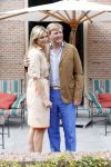Wassenaar 19 juli 2013
Fotouur met Koning Willem Alexander koningin Maxima en de prinsesjes Amalia Alexia en Ariane bij hun huis op de horsten. Ook hun hond skipper was daarbij aanwezig.
Peter Smulders bv