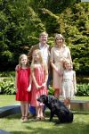 Wassenaar 19 juli 2013
Fotouur met Koning Willem Alexander koningin Maxima en de prinsesjes Amalia Alexia en Ariane bij hun huis op de horsten. Ook hun hond skipper was daarbij aanwezig.
Peter Smulders bv