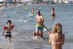 ibiza 11 juli 2013
Lange Frans met zijn vrouw Danielle en kinderen op vakantie op ibiza.
Peter Smulders bv