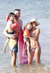 ibiza 11 juli 2013
Lange Frans met zijn vrouw Danielle en kinderen op vakantie op ibiza.
Peter Smulders bv