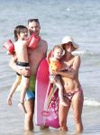 ibiza 11 juli 2013
Lange Frans met zijn vrouw Danielle en kinderen op vakantie op ibiza.
Peter Smulders bv