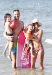ibiza 11 juli 2013
Lange Frans met zijn vrouw Danielle en kinderen op vakantie op ibiza.
Peter Smulders bv