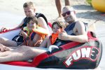 ibiza 11 juli 2013
Lange Frans met zijn vrouw Danielle en kinderen op vakantie op ibiza.
Peter Smulders bv