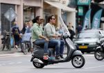 Amsterdam 11 augustus 2013
Leco v Zadelhoff met een vriend achter op de vespa scooter.
Peter Smulders bv