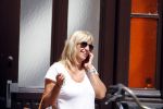 Amsterdam 22 juli 2013
Liesbeth v Basten doet boodschappen op de cornelis schuytstraat.
Peter Smulders bv