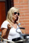 Amsterdam 22 juli 2013
Liesbeth v Basten doet boodschappen op de cornelis schuytstraat.
Peter Smulders bv
