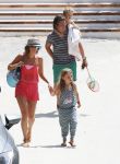 ibiza 13 juli 2013
Lodewijk Hoekstra en Kristel Hoekstra met hun kinderen Dize Hoekstra Madelief Hoekstra en Mels Hoekstra op vakantie op ibiza.
Peter Smulders bv