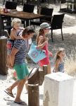 ibiza 13 juli 2013
Lodewijk Hoekstra en Kristel Hoekstra met hun kinderen Dize Hoekstra Madelief Hoekstra en Mels Hoekstra op vakantie op ibiza.
Peter Smulders bv
