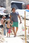 ibiza 13 juli 2013
Lodewijk Hoekstra en Kristel Hoekstra met hun kinderen Dize Hoekstra Madelief Hoekstra en Mels Hoekstra op vakantie op ibiza.
Peter Smulders bv