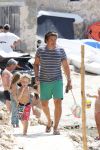 ibiza 13 juli 2013
Lodewijk Hoekstra en Kristel Hoekstra met hun kinderen Dize Hoekstra Madelief Hoekstra en Mels Hoekstra op vakantie op ibiza.
Peter Smulders bv