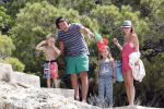 ibiza 13 juli 2013
Lodewijk Hoekstra en Kristel Hoekstra met hun kinderen Dize Hoekstra Madelief Hoekstra en Mels Hoekstra op vakantie op ibiza.
Peter Smulders bv
