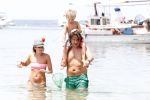 ibiza 13 juli 2013
Lodewijk Hoekstra en Kristel Hoekstra met hun kinderen Dize Hoekstra Madelief Hoekstra en Mels Hoekstra op vakantie op ibiza.
Peter Smulders bv