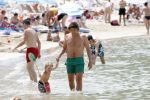 ibiza 13 juli 2013
Lodewijk Hoekstra en Kristel Hoekstra met hun kinderen Dize Hoekstra Madelief Hoekstra en Mels Hoekstra op vakantie op ibiza.
Peter Smulders bv