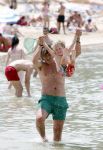 ibiza 13 juli 2013
Lodewijk Hoekstra en Kristel Hoekstra met hun kinderen Dize Hoekstra Madelief Hoekstra en Mels Hoekstra op vakantie op ibiza.
Peter Smulders bv