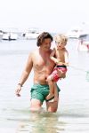 ibiza 13 juli 2013
Lodewijk Hoekstra en Kristel Hoekstra met hun kinderen Dize Hoekstra Madelief Hoekstra en Mels Hoekstra op vakantie op ibiza.
Peter Smulders bv