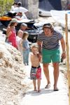 ibiza 13 juli 2013
Lodewijk Hoekstra en Kristel Hoekstra met hun kinderen Dize Hoekstra Madelief Hoekstra en Mels Hoekstra op vakantie op ibiza.
Peter Smulders bv