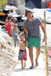 ibiza 13 juli 2013
Lodewijk Hoekstra en Kristel Hoekstra met hun kinderen Dize Hoekstra Madelief Hoekstra en Mels Hoekstra op vakantie op ibiza.
Peter Smulders bv