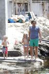 ibiza 13 juli 2013
Lodewijk Hoekstra en Kristel Hoekstra met hun kinderen Dize Hoekstra Madelief Hoekstra en Mels Hoekstra op vakantie op ibiza.
Peter Smulders bv