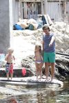 ibiza 13 juli 2013
Lodewijk Hoekstra en Kristel Hoekstra met hun kinderen Dize Hoekstra Madelief Hoekstra en Mels Hoekstra op vakantie op ibiza.
Peter Smulders bv