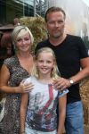 Amsterdam, 5 Augustus 2013
Premiere de Lone Ranger
Lone v Roosendaal met man en dochter
Foto Peter Smulders BV