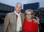 Amsterdam 3 juli 2013
Sjaak Swart 75 jaar . Hij viert dat met een wedstrijd met oud ajax spelers in het Olympisch stadion. mario v d Ende met vrouw
Peter Smulders bv
