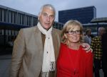 Amsterdam 3 juli 2013
Sjaak Swart 75 jaar . Hij viert dat met een wedstrijd met oud ajax spelers in het Olympisch stadion. mario v d Ende met vrouw
Peter Smulders bv