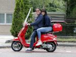 Amsterdam 26 juni 2013
Martijn en Amanda Krabbe op hun vespa scooter.
Peter Smulders bv