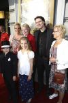 Amsterdam, 17 Juli 2013
Premiere Hans Klok The New Houdini in theater Carrï¿½. 
Met op de foto de moeder van Hans Klok in het midden met rode jasje aan.
