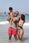 ibiza 14 juli 2013
Najib Amhali met zijn vrouw Niama en zoon Noah op coco beach .
Ze zaten daar met vrienden en familie.
Peter Smulders bv