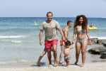 ibiza 14 juli 2013
Najib Amhali met zijn vrouw Niama en zoon Noah op coco beach .
Ze zaten daar met vrienden en familie.
Peter Smulders bv