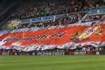 Eindhoven, 17 Augustus 2013 Kompetie wedstrijd PSV-Go Ahead Eagles, eindstand 3-0
PSV Supporters met vlag
Foto Peter Smulders BV