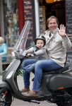 Amsterdam 12 augustus 2013
Patrick Huisman met zijn zoon op vespa scooter.
Peter Smulders bv