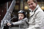 Amsterdam 12 augustus 2013
Patrick Huisman met zijn zoon op vespa scooter.
Peter Smulders bv