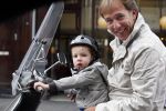 Amsterdam 12 augustus 2013
Patrick Huisman met zijn zoon op vespa scooter.
Peter Smulders bv