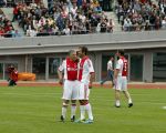 Amsterdam 3 juli 2013
Sjaak Swart 75 jaar . Hij viert dat met een wedstrijd met oud ajax spelers in het Olympisch stadion. Rafael v d Vaart met Sabia haar naam op zijn schoenen
Peter Smulders bv