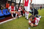 Amsterdam 3 juli 2013
Sjaak Swart 75 jaar . Hij viert dat met een wedstrijd met oud ajax spelers in het Olympisch stadion. Rafael v d Vaart met Sabia haar naam op zijn schoenen
Peter Smulders bv