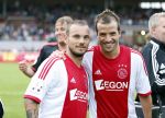 Amsterdam 3 juli 2013
Sjaak Swart 75 jaar . Hij viert dat met een wedstrijd met oud ajax spelers in het Olympisch stadion. Rafael v d Vaart en Wesley Sneijder
Peter Smulders bv