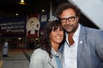 Amsterdam 3 juli 2013
Sjaak Swart 75 jaar . Hij viert dat met een wedstrijd met oud ajax spelers in het Olympisch stadion. Rebecca Swart met vriend
Peter Smulders bv