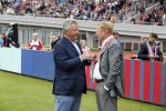 Amsterdam 3 juli 2013
Sjaak Swart 75 jaar . Hij viert dat met een wedstrijd met oud ajax spelers in het Olympisch stadion. Ronald Koeman en Guus Hiddink
Peter Smulders bv